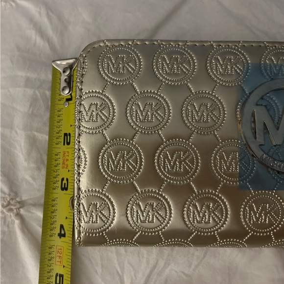 MK Brand New Gold Women's Zipper Wallet - Picture 5 of 7